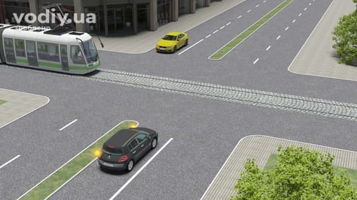 Черговість проїзду нерегульованого перехрестя рівнозначних доріг з трамваєм, поворот ліворуч чорного автомобіля