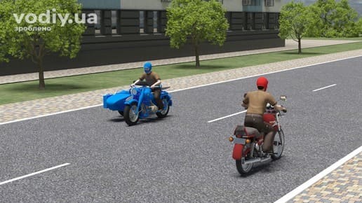 Двоколісний мотоцикл та мотоцикл з боковим причепом на дорозі, визначення транспортного засобу за ПДР