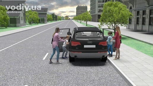 Посадка дітей в автомобіль з боку тротуару та з боку проїзної частини дороги, відкриті двері авто біля бордюру.
